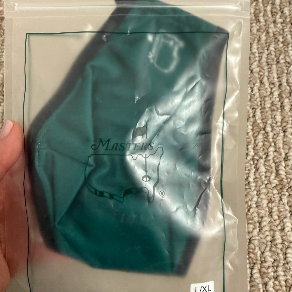 Masters Green Face Mask - Picture 2 of 5